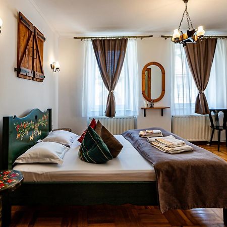 Casa Cu Usi - House Of Doors Hotel Sighisoara Exterior photo