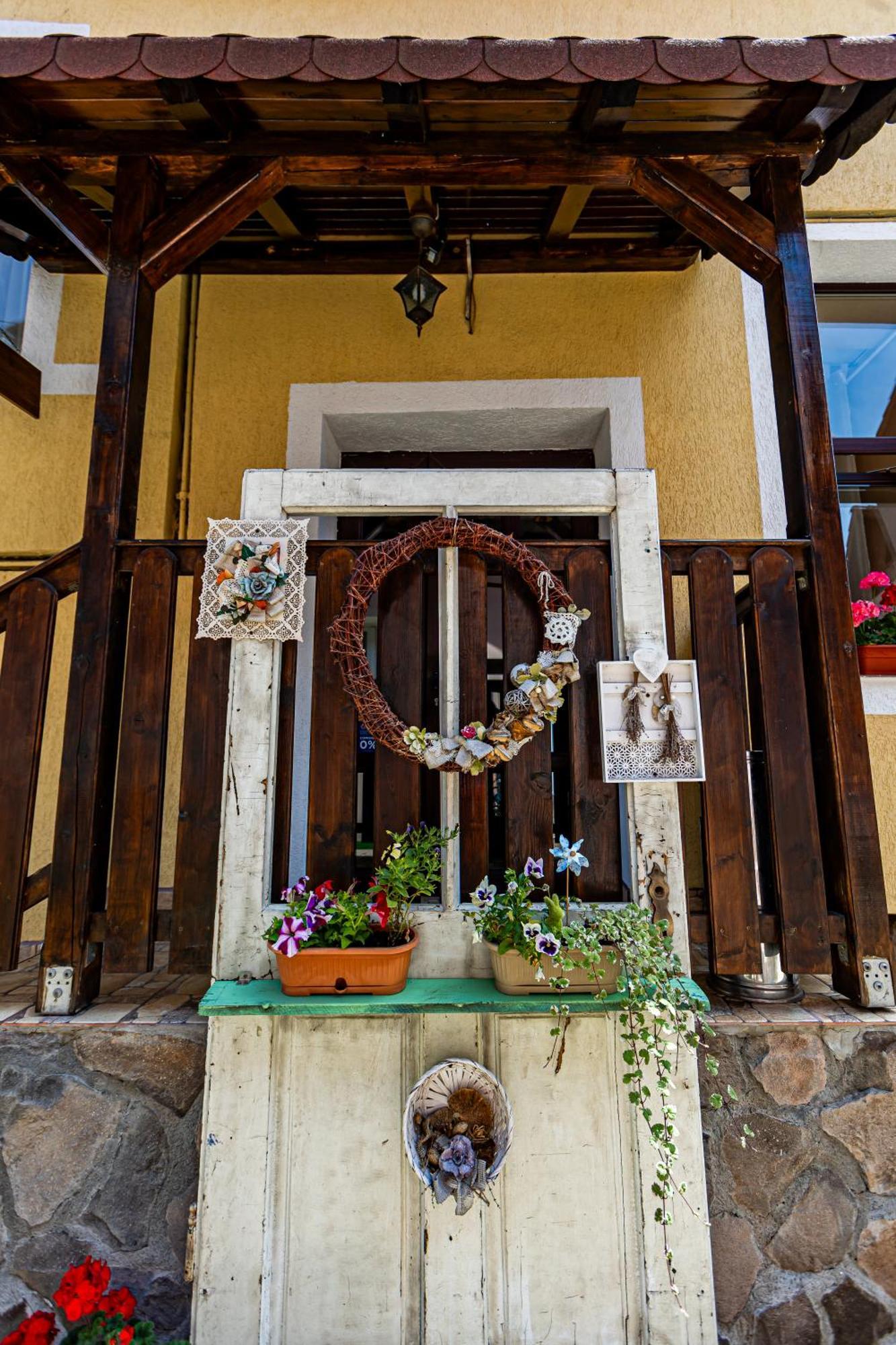 Casa Cu Usi - House Of Doors Hotel Sighisoara Exterior photo