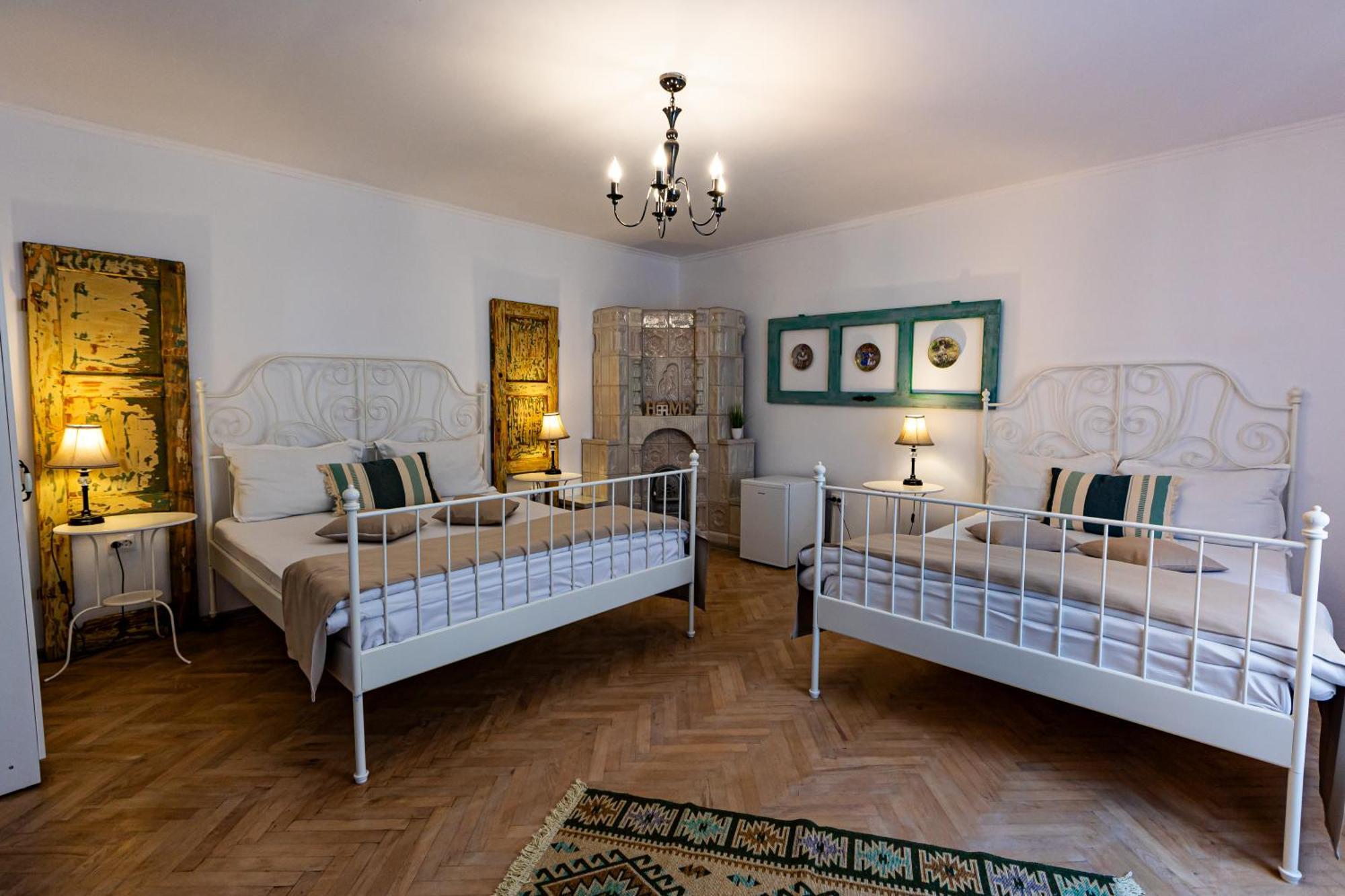 Casa Cu Usi - House Of Doors Hotel Sighisoara Exterior photo