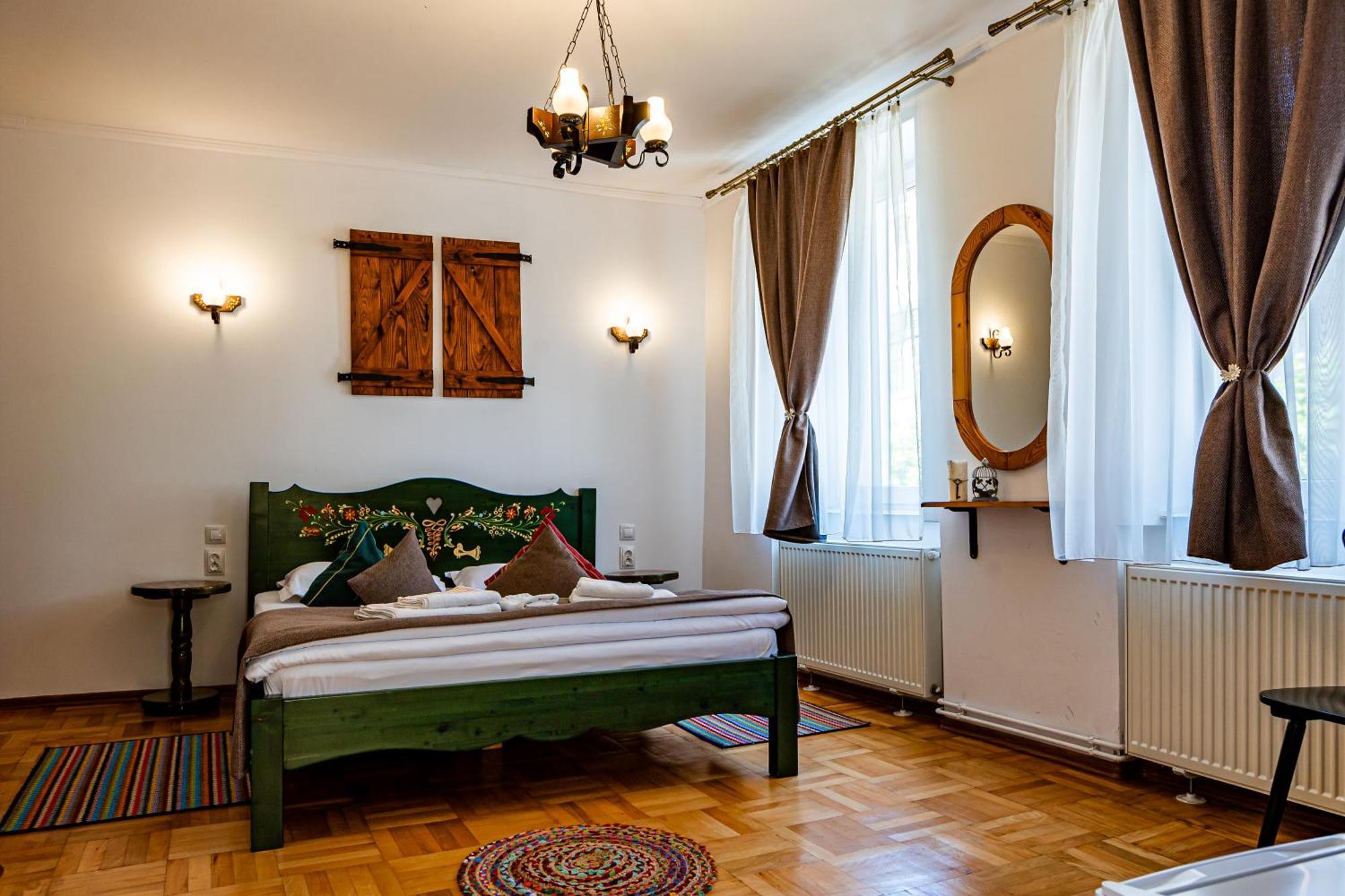 Casa Cu Usi - House Of Doors Hotel Sighisoara Exterior photo