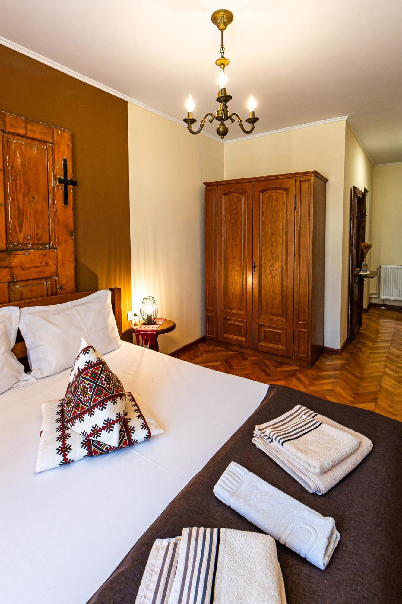 Casa Cu Usi - House Of Doors Hotel Sighisoara Exterior photo